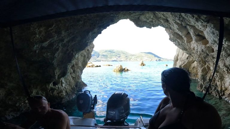 DE2F769D-3676-438E-B429-C555EA847345